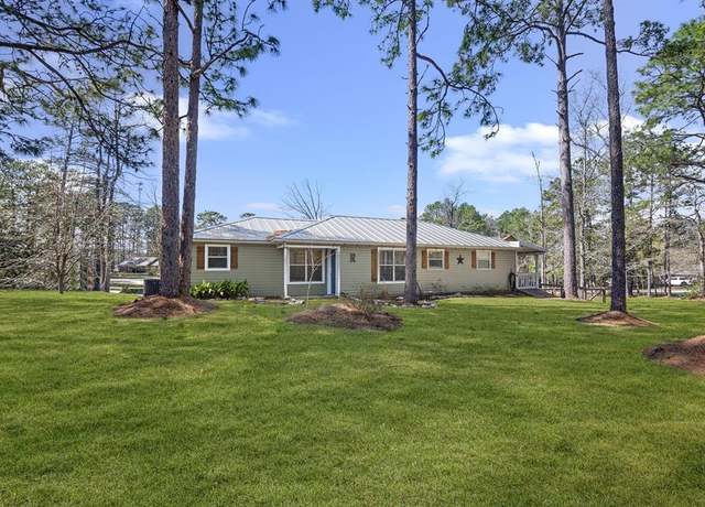 Property at 212 Woodcrest Dr, Brookeland, TX 75931, 3 beds, 2 baths