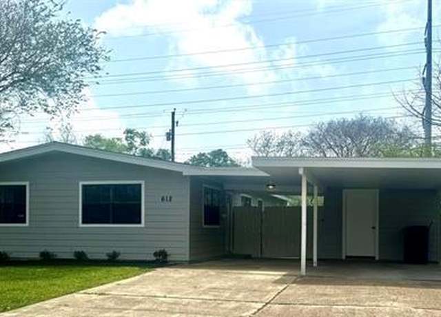 Property at 612 S 15th St, Nederland, TX 77627, 4 beds, 2 baths
