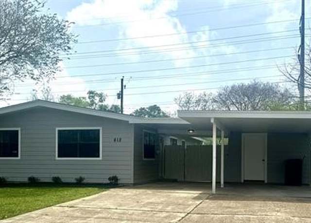 Property at 612 S 15th St, Nederland, TX 77627, 4 beds, 2 baths