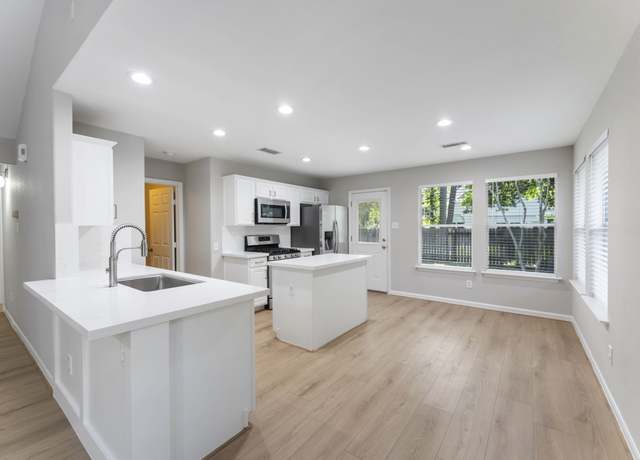 Property at 247 W Misty Dawn Dr, The Woodlands, TX 77385, 3 beds, 2 baths