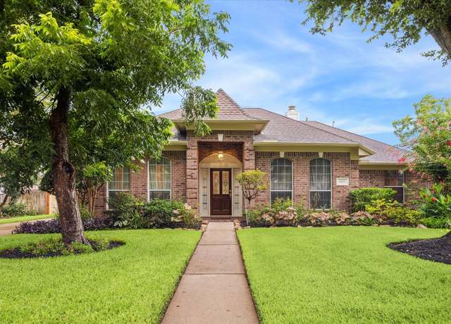 Property at 6307 Cool Water Dr, Sugar Land, TX 77479, 3 beds, 2.5 baths