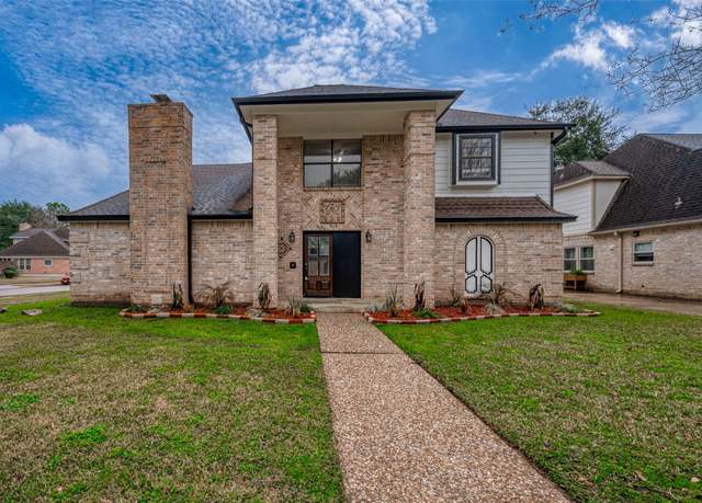 Property at 919 Mockingbird Way, Sugar Land, TX 77478, 5 beds, 3.5 baths