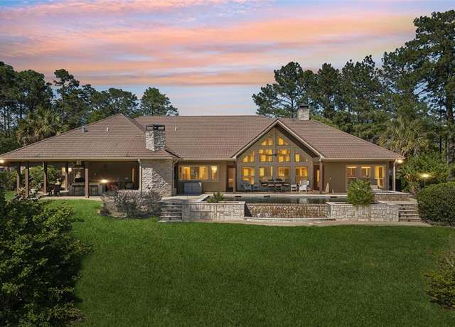 Property at 225 Mcgregor Dr, Brookeland, TX 75931, 3 beds, 3 baths
