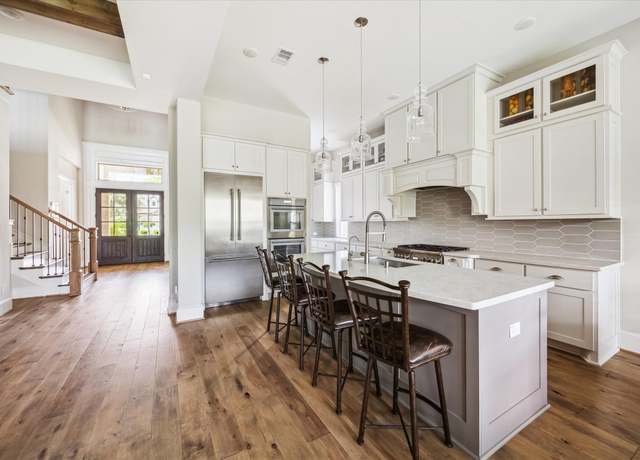 Property at 6605 Rolla St, Houston, TX 77055, 5 beds, 6 baths