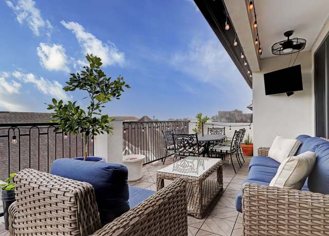 Property at 5218 Crawford St, Houston, TX 77004, 3 beds, 4.5 baths