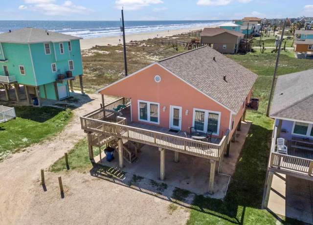 Property at 111 Mar Vista Ct, Surfside Beach, TX 77541, 3 beds, 2.5 baths
