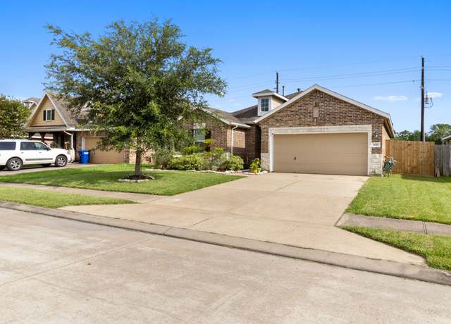 Property at 4610 Legends Bay Dr, Baytown, TX 77523, 3 beds, 2 baths