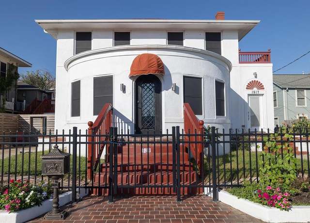Property at 1919 Rosenberg St, Galveston, TX 77550, 16 beds, 3 baths
