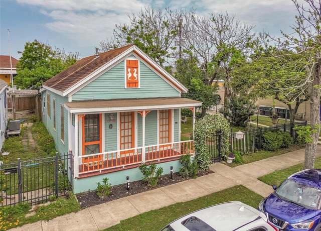 Property at 1710 Moody Ave, Galveston, TX 77550, 2 beds, 1.5 baths