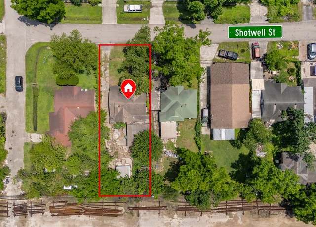 Property at 206 Shotwell St, Houston, TX 77020, 3 beds, 1 bath
