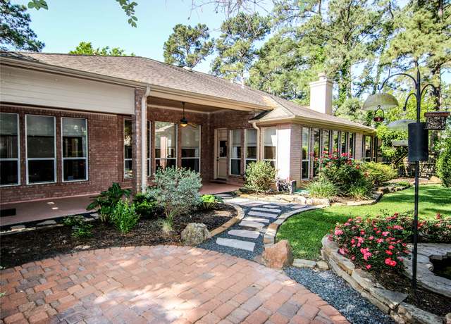 Property at 110 Wick Willow Dr, Montgomery, TX 77356, 3 beds, 2.5 baths