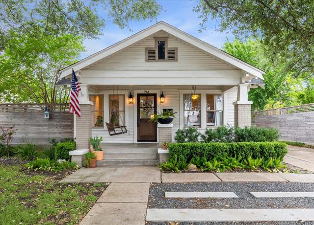 Property at 741 E 13th 1/2 St, Houston, TX 77008, 3 beds, 2 baths