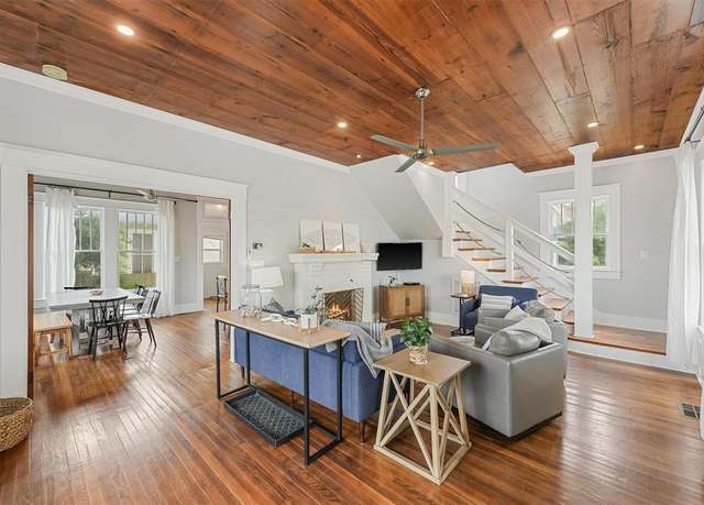 Property at 3601 Avenue R, Galveston, TX 77550, 4 beds, 2.5 baths