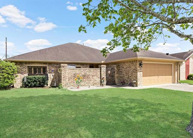 Property at 1168 Wildemeadow Dr, Beaumont, TX 77706, 4 beds, 2 baths