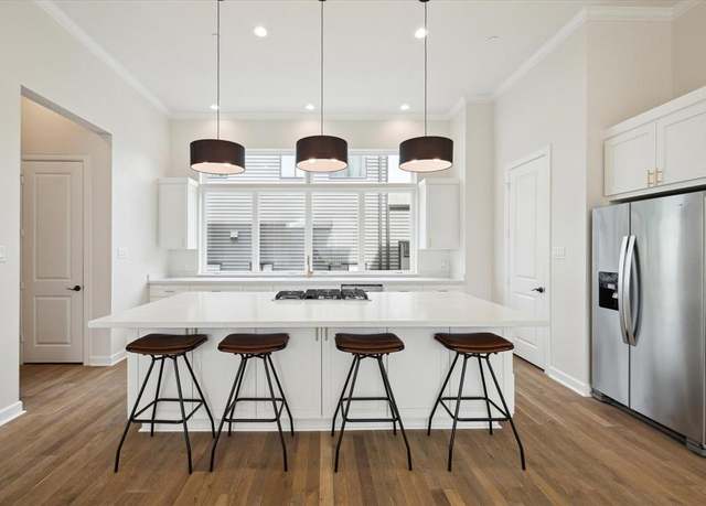 Property at 905 W 16th St Unit B, Houston, TX 77008, 3 beds, 3.5 baths