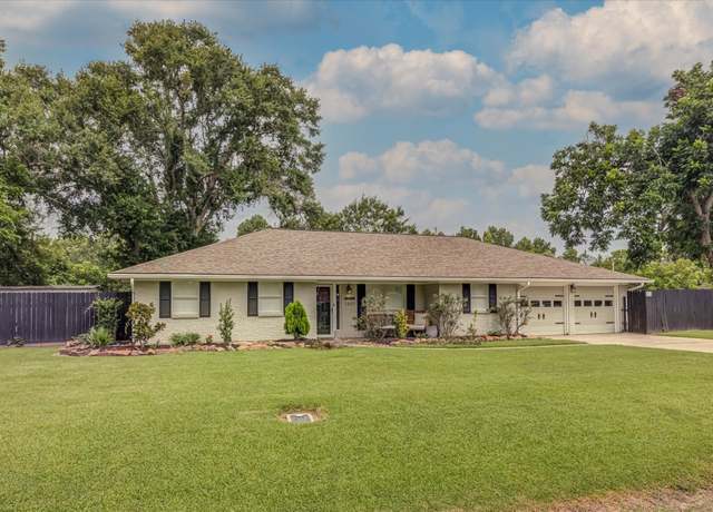 Property at 1301 Mcphail Rd Unit R, Baytown, TX 77521, 3 beds, 2.5 baths