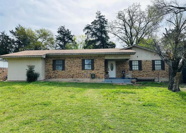 Property at 242 Reeder St, Buffalo, TX 75831, 3 beds, 1 bath