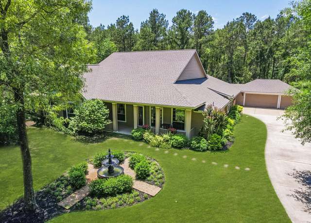 Property at 7514 Saddle Blanket Dr, Waller, TX 77484, 3 beds, 3.5 baths
