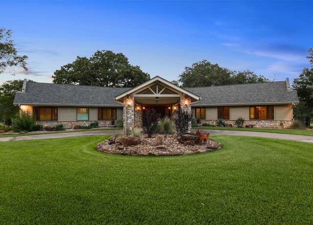 Property at 1433 Mcgill Ln, Bryan, TX 77808, 4 beds, 4.5 baths