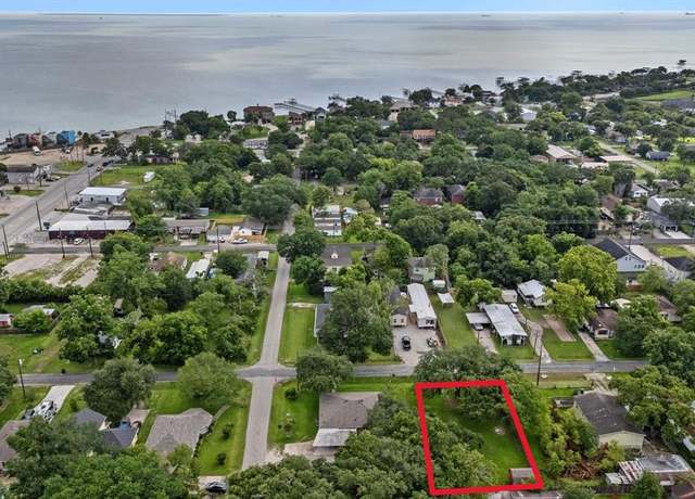 Property at 4714 1st St, Bacliff, TX 77518