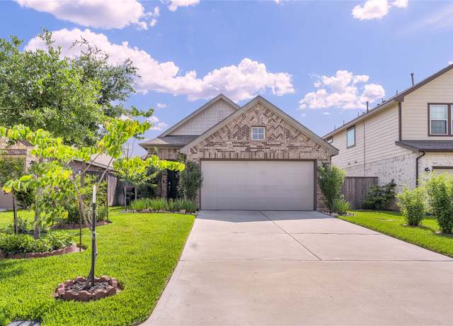 Property at 18406 Hilltop Climb Dr, Hockley, TX 77447, 3 beds, 2 baths