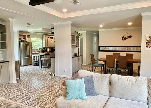 Property at 1093 County Road 205 Rd, Giddings, TX 78942, 8 beds, 5.5 baths