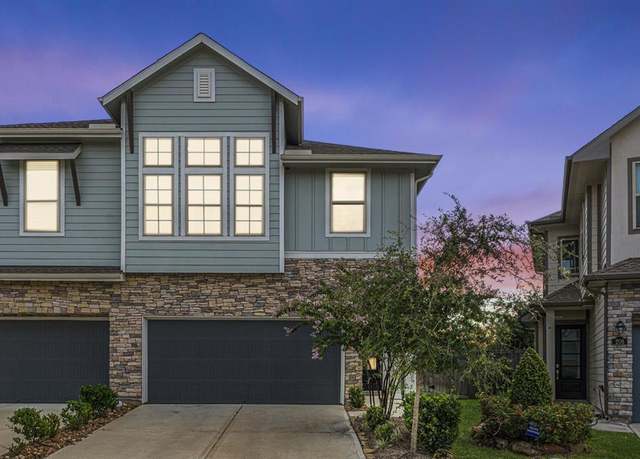 Property at 210 Fulton Station Dr, Houston, TX 77009, 3 beds, 2.5 baths