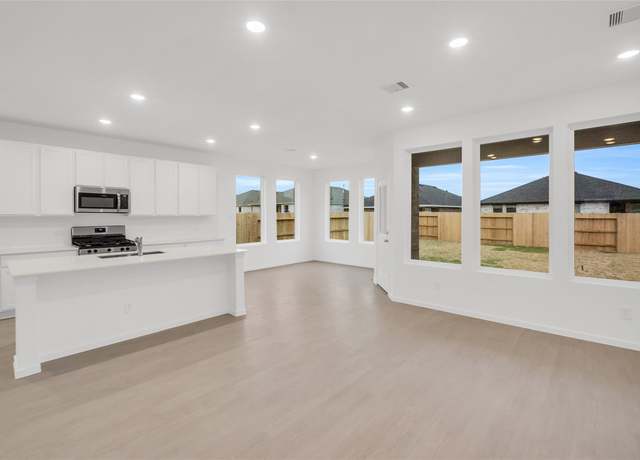 Property at 22007 Porto Cristo Dr, Hockley, TX 77447, 3 beds, 2 baths