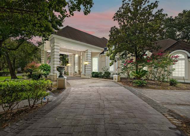 Property at 205 Grogans Point Rd, The Woodlands, TX 77380, 5 beds, 9 baths