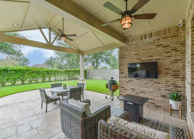 Property at 3122 Currant Dr, Manvel, TX 77578, 4 beds, 3 baths