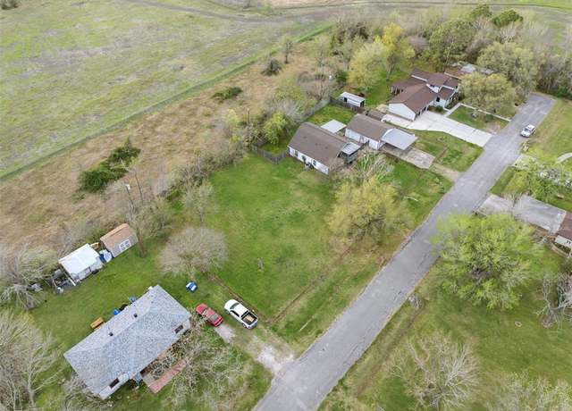 Property at 810 Robinson Rd, La Porte, TX 77571, 3 beds, 1.5 baths