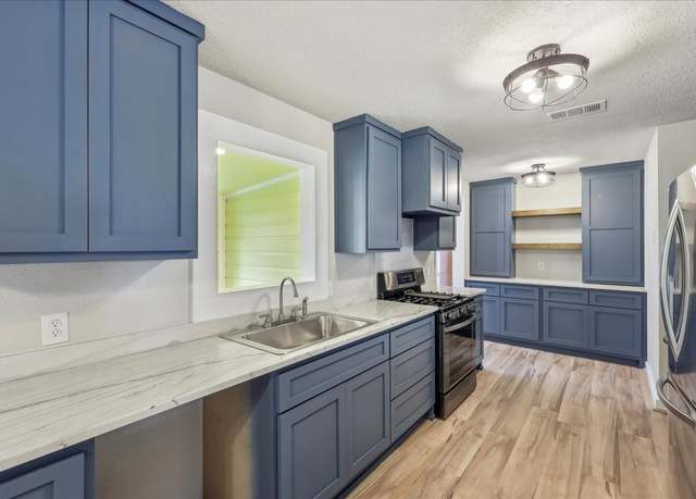 Property at 203 N 21st St, Nederland, TX 77627, 3 beds, 1.5 baths