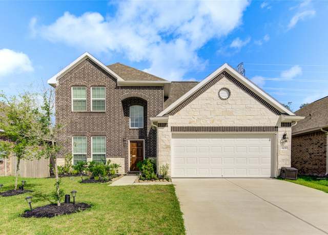 Property at 8438 Sunset Isles Dr, Baytown, TX 77521, 4 beds, 2.5 baths