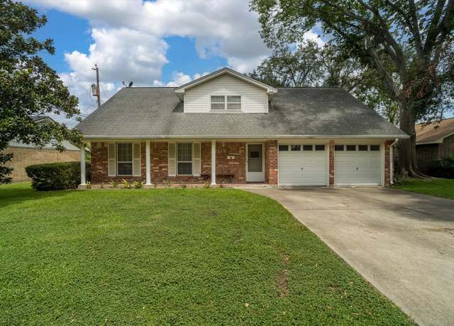Property at 2718 Stratford St, Pearland, TX 77581, 5 beds, 2.5 baths