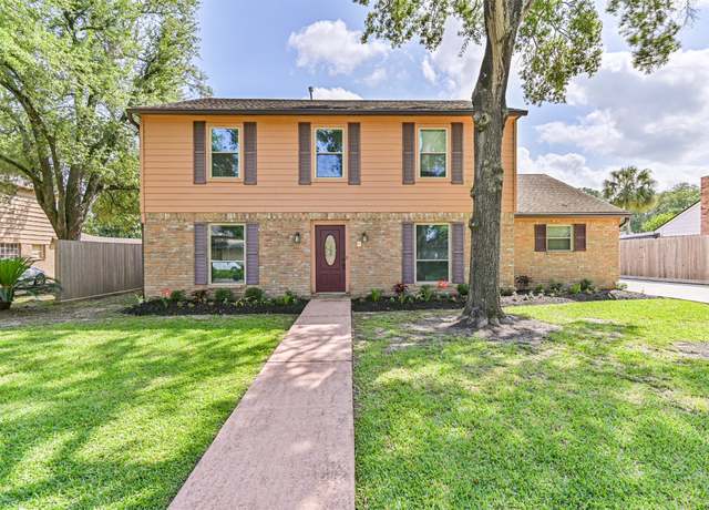Property at 4206 Willow Hill Dr, Seabrook, TX 77586, 4 beds, 2.5 baths