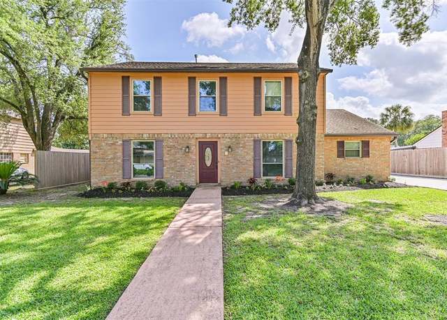 Property at 4206 Willow Hill Dr, Seabrook, TX 77586, 4 beds, 2.5 baths
