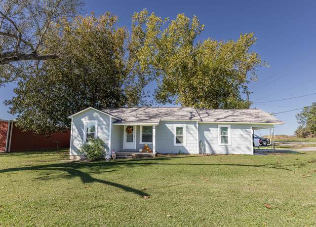 Property at 101 W Hacienda St, Bellville, TX 77418, 2 beds, 1 bath