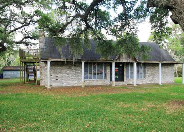 Property at 1518 S Columbia Dr, West Columbia, TX 77486, 3 beds, 1 bath