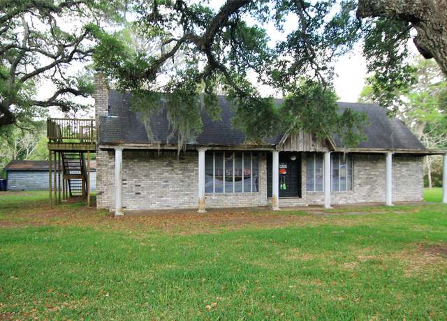 Property at 1518 S Columbia Dr, West Columbia, TX 77486, 3 beds, 1 bath