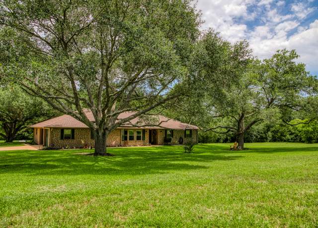 Property at 5558 Spreen Rd, Brenham, TX 77833, 3 beds, 2 baths