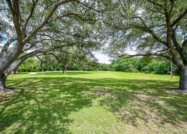 Property at 5558 Spreen Rd, Brenham, TX 77833, 3 beds, 2 baths