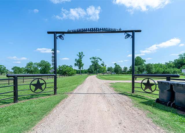 Property at 41800 Addie Gee Rd, Hempstead, TX 77445, 1 bed, 1.5 baths