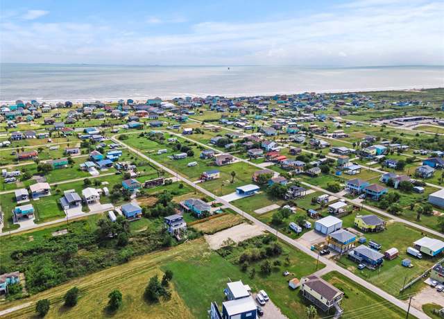 Property at 1083 Lakewood Dr Dr, Crystal Beach, TX 77650