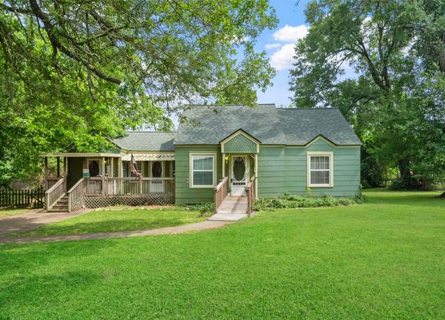 Property at 2506 Brazeal St, Waller, TX 77484, 3 beds, 1 bath