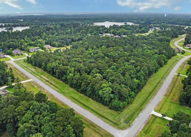 Property at 522 N Commons View Dr, Houston, TX 77336