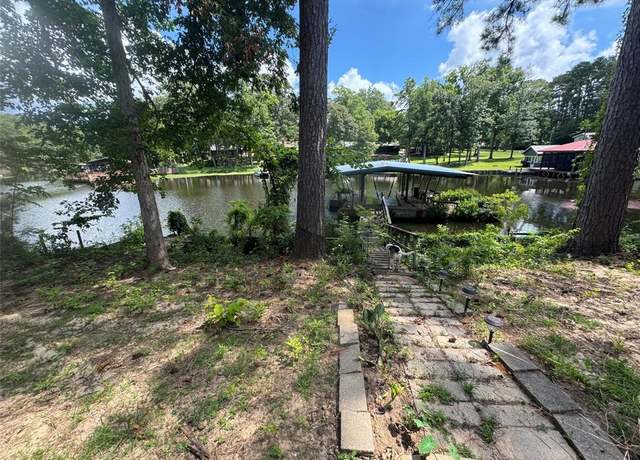 Property at 225 Primrose Ln, Hemphill, TX 75948, 3 beds, 2 baths