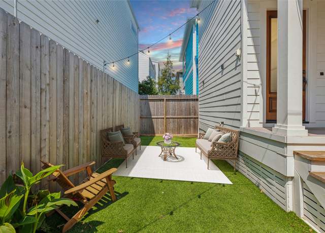 Property at 1120 W 18th St, Houston, TX 77008, 3 beds, 2.5 baths