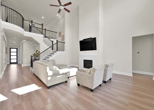 Property at 10640 Red Tail Pl, Conroe, TX 77385, 4 beds, 4 baths