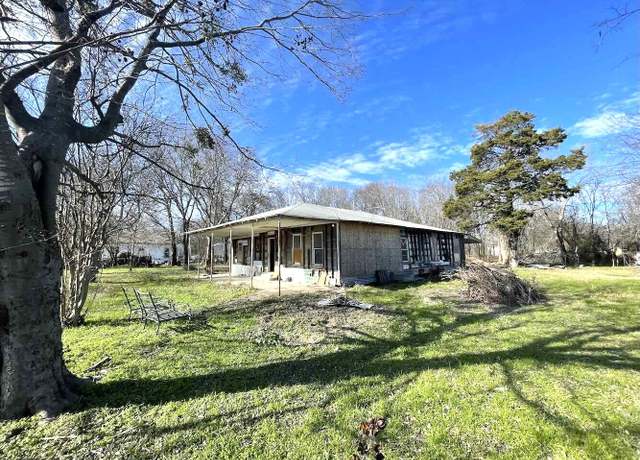 Property at 100 W Dalewood St, Richland, TX 76681, 4 beds, 1 bath
