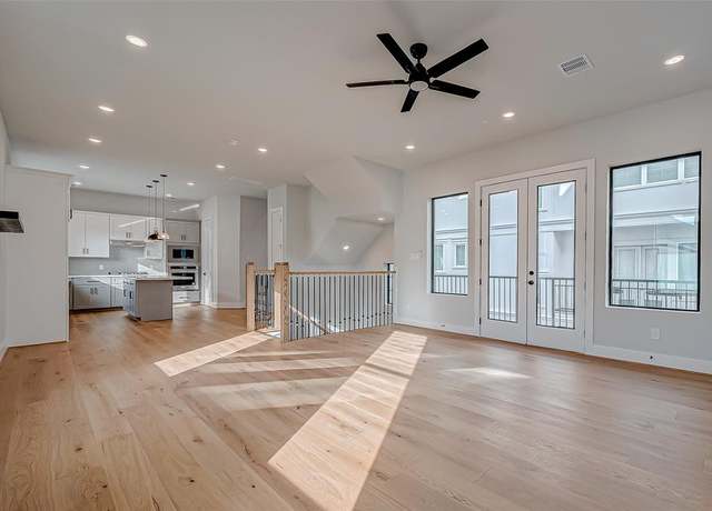 Property at 1222 W 24th St Unit E, Houston, TX 77008, 3 beds, 3.5 baths
